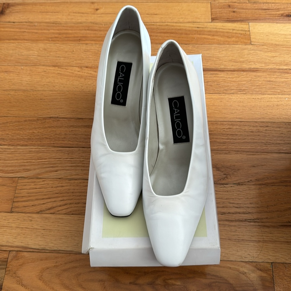 Calico Women's Leather Shoes, Heels, Size 8M, White - Picture 2 of 4